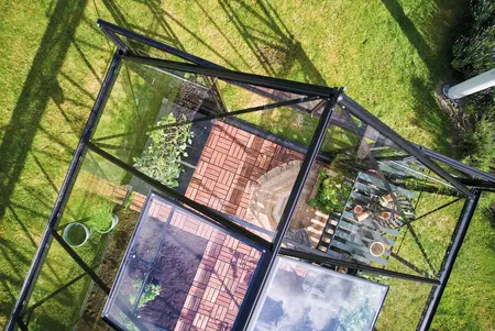 Capping - ICON 8 · 11.2 m² (8' x 14') 3 mm Toughened Glass